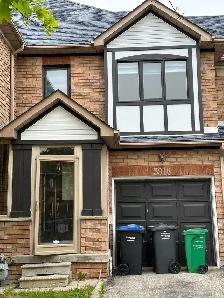 3 1 Bedroom 3 Washroom Entire Townhouse at Lisgar Dr & Derry Rd - Photo 2