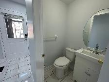 3 1 Bedroom 3 Washroom Entire Townhouse at Lisgar Dr & Derry Rd - Photo 5