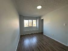 3 1 Bedroom 3 Washroom Entire Townhouse at Lisgar Dr & Derry Rd - Photo 15