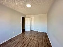 3 1 Bedroom 3 Washroom Entire Townhouse at Lisgar Dr & Derry Rd - Photo 18