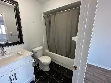 3 1 Bedroom 3 Washroom Entire Townhouse at Lisgar Dr & Derry Rd - Photo 20