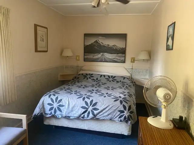 Cabin to rent in Sorrento! All utilities included!