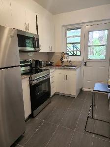 Immediately Available 3 1/2 near metro Côte-des-Neiges - Photo 4