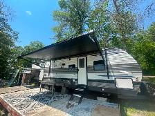 Lakefront 2021 Puma 31ft Bunkhouse. - Photo 3