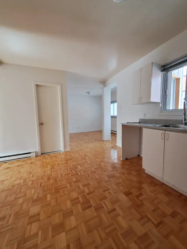 Logement à louer 41/2 haut duplex,Plateau Mt-royal