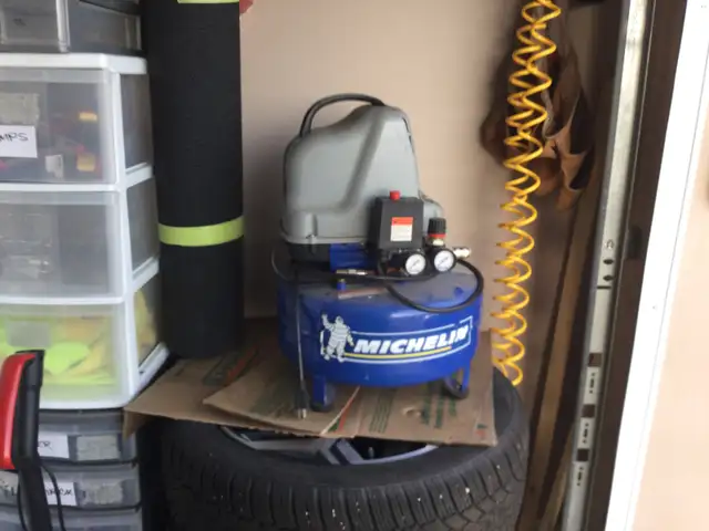 MICHELIN AIR COMPRESSOR