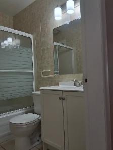 Bright Renovated 2 Bed Main Floor in Allendale - Pet Friendly - Photo 9