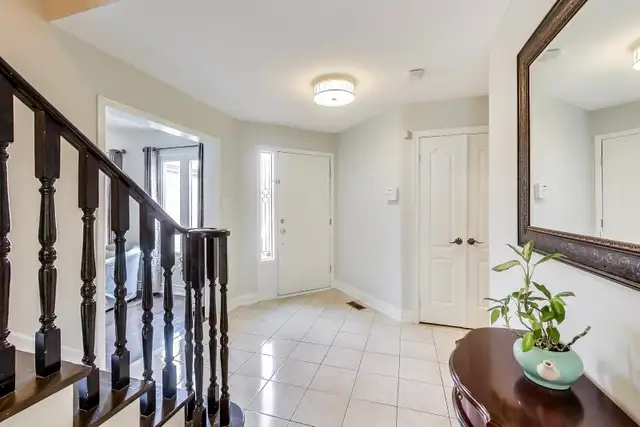 large bedroom near Square One in Mississauga for rent