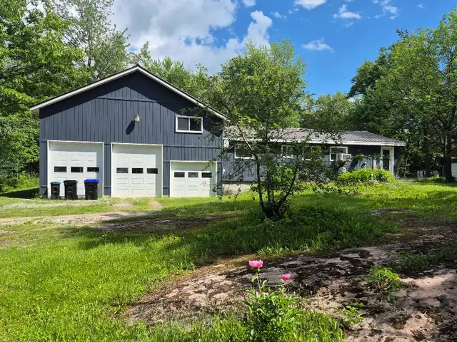 RARE RIVERFRONT RETREAT