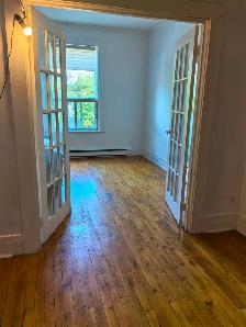 verdun metro 2 minutes walk 4 1/2
