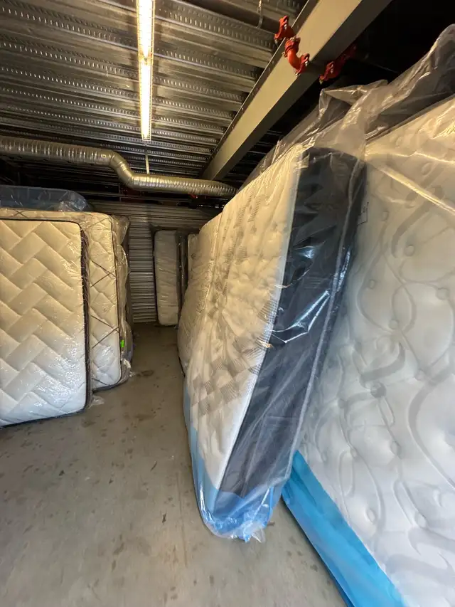 TOP NAME BRAND QUEEN SIZE MATTRESSES