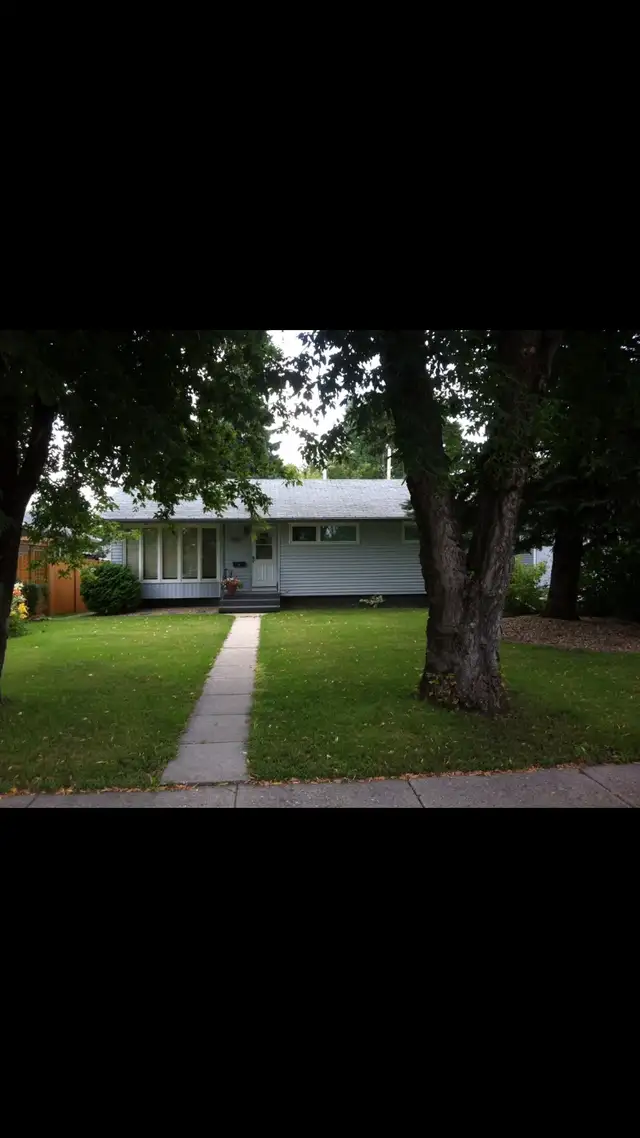 2 BEDROOM SUITE EASTSIDE NEAR UNIVERSITY UTILITIES INCLUDED