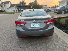 Hyundai Elantra - Photo 4
