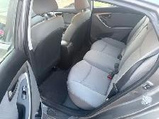Hyundai Elantra - Photo 6