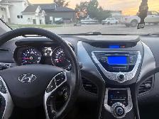 Hyundai Elantra - Photo 7