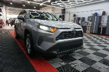 2024 Toyota RAV4 LE - Photo 9
