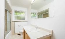 McMaster University: 2 Private Rooms Available On Main Floor - Photo 7