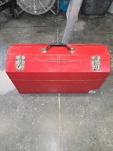 Madtercraft hip roof toolbox