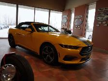 2024 Ford Mustang EcoBoost Premium Convertible with VERY LOW KMS - Photo 6