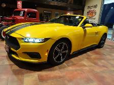 2024 Ford Mustang EcoBoost Premium Convertible with VERY LOW KMS - Photo 28