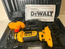 DeWalt DC550 Heavy Duty 18V Cordless Cut-Out Tool - Photo 3