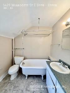 CHARMING 2 BED/1BATH UPPER UNIT   HYDRO & GAS - Photo 17