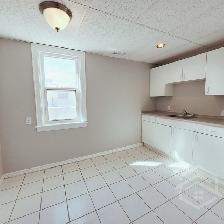 2-Bedroom Apartment in the Heart of Woodstock! - Photo 2