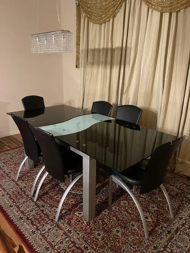 Dinning table with 6 chairs