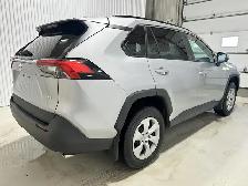 Toyota RAV4 LE TA 2021 à vendre - Photo 7