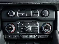 2024 Chevrolet Suburban Z71 - Photo 32