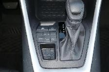 2025 Toyota RAV4 XLE - Photo 8