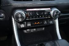 2025 Toyota RAV4 XLE - Photo 9