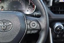 2025 Toyota RAV4 XLE - Photo 13