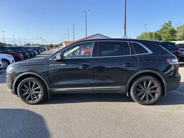 2022 Lincoln Nautilus Reserve AWD | One Owner | Pano. Roof