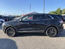 2022 Lincoln Nautilus Reserve AWD | One Owner | Pano. Roof