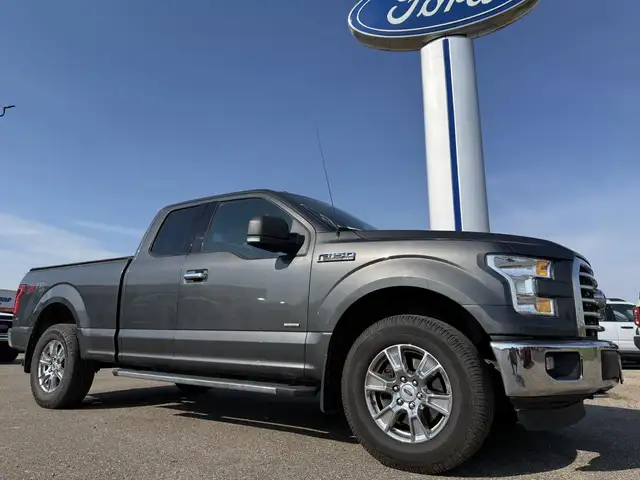 2015 Ford F-150 XLT / XTR PKG! / 2 SETS OF TIRES & WHEELS! / TOW
