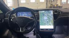 2016 Tesla Model S - Photo 17