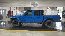 2023 Jeep Gladiator - Photo 2