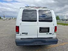 2011 Ford E-Series - Photo 6