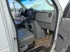 2011 Ford E-Series - Photo 17