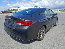 2017 Chrysler 200 - Photo 5