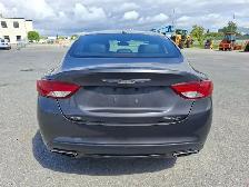 2017 Chrysler 200 - Photo 6