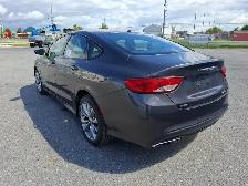 2017 Chrysler 200 - Photo 7
