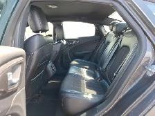 2017 Chrysler 200 - Photo 14