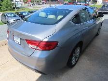 2015 Chrysler 200 - Photo 5