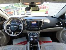 2015 Chrysler 200 - Photo 8