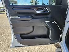 2024 GMC Sierra 3500HD SLT Diesel Premium Pkg Pro Safety - Photo 9