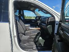 2024 GMC Sierra 3500HD SLT Diesel Premium Pkg Pro Safety - Photo 20