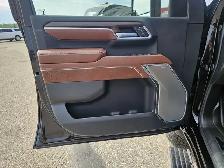2026 GMC Sierra 3500HD Denali Ultimate Diesel Htd/Cld Lthr - Photo 8