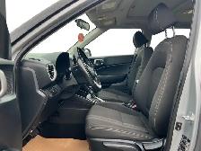2022 Hyundai Venue Preferred - Photo 12